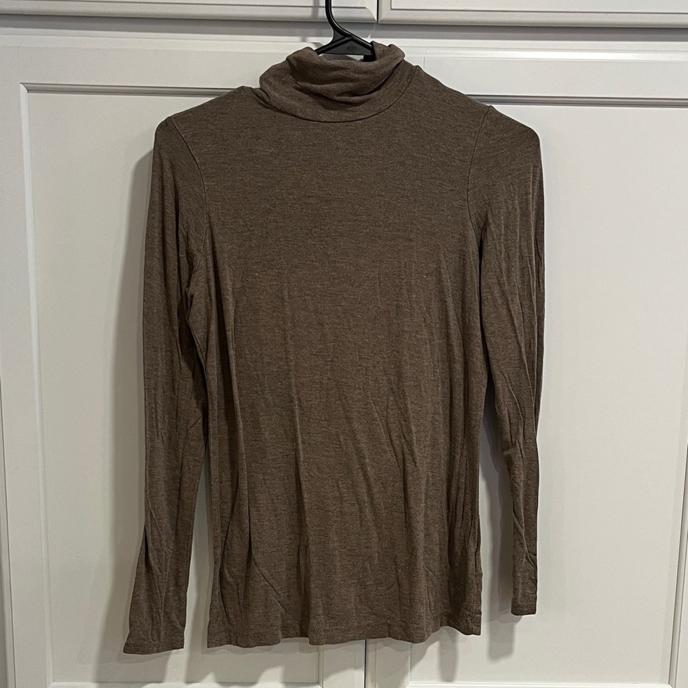 Tahari Brown Turtleneck Sweater